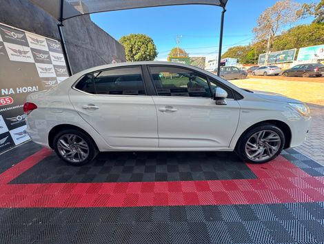 Citroën C4 LOUNGE Exclusive 1.6 Turbo 4p Aut.