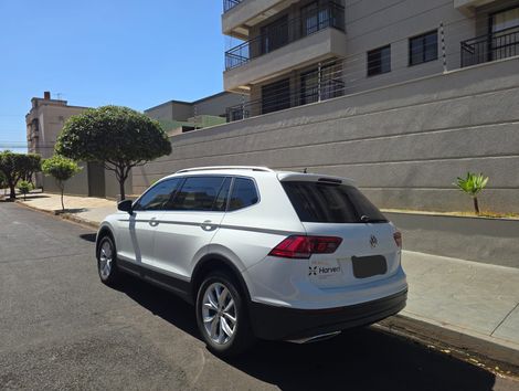 VolksWagen TIGUAN Allspac Comf 250 TSI 1.4 Flex