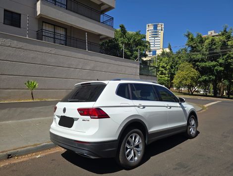 VolksWagen TIGUAN Allspac Comf 250 TSI 1.4 Flex