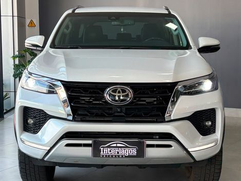Toyota Hilux SW4 SRX 4x4 2.8 TDI 16V Dies. Aut.