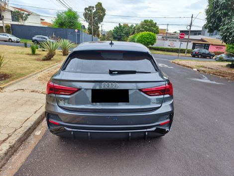 Audi Q3 SPB Perf. Black 2.0 TFSI Tipt. Quat.
