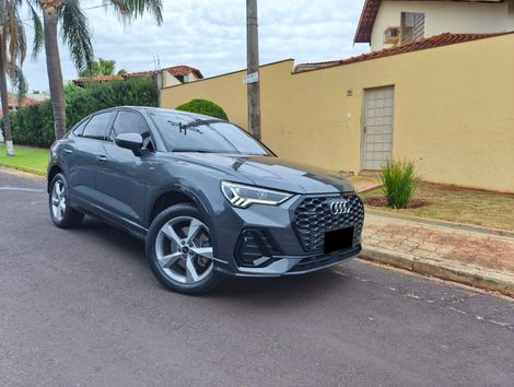Audi Q3 SPB Perf. Black 2.0 TFSI Tipt. Quat.