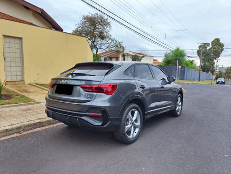 Audi Q3 SPB Perf. Black 2.0 TFSI Tipt. Quat.