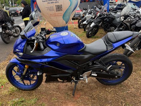 YAMAHA YZF R-3 321/ABS