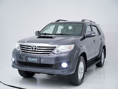 Toyota Hilux SW4 SRV D4-D 4x4 3.0 TDI Dies. Aut