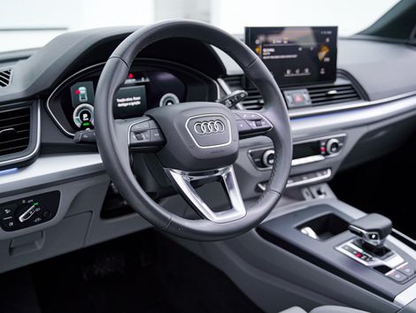 Audi Q5 SB P Black. 2.0 TFSIe S.Tr. Qt (Hib.)