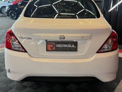 Nissan VERSA 10