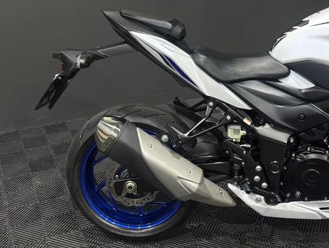 SUZUKI GSX-S 750