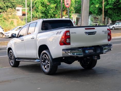 Toyota Hilux CD SRX 4x4 2.8 TDI 16V Diesel Aut.