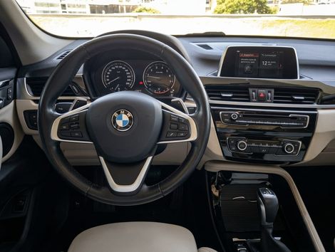 BMW X1 SDRIVE 20i X-Line 2.0 TB Active Flex