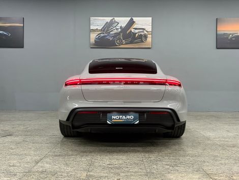Porsche Taycan (Elétrico)
