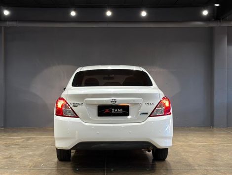 Nissan VERSA SV 1.6 16V FlexStart 4p Aut.