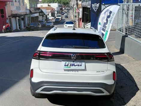 VolksWagen Nivus Highline 1.0 200 TSI Flex Aut.