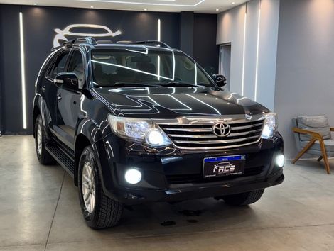 Toyota Hilux SW4 SR 4x2 2.7/ 2.7 Flex 16V Aut.