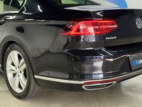 VolksWagen Passat Highline 2.0 TSI 220cv Tip.