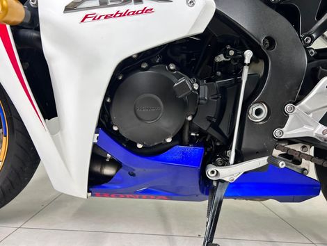 HONDA CBR 1000 RR Fireblade