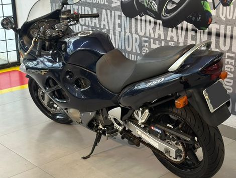 SUZUKI GSX 750 F