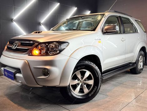 Toyota Hilux SW4 SRV D4-D 4x4 3.0 TDI Dies. Aut