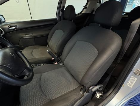Peugeot 207 XR 1.4 Flex 8V 3p