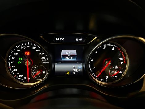 Mercedes GLA 250 Sport 2.0 TB 16V 4x2  211cv Aut.