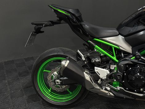 KAWASAKI Z 900