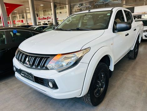 Mitsubishi L200 Tri. Outd. GLX 2.4 CD 4x4 Die. Mec.