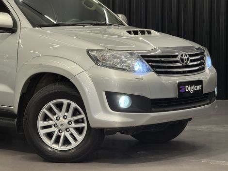 Toyota Hilux SW4 SRV D4-D 4x4 3.0 TDI Dies. Aut
