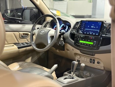 Toyota Hilux SW4 SRV D4-D 4x4 3.0 TDI Dies. Aut