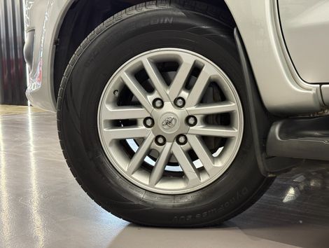 Toyota Hilux SW4 SRV D4-D 4x4 3.0 TDI Dies. Aut