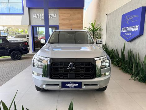 Mitsubishi Triton HPE 2.4 CD 4x4 TB Diesel Aut.