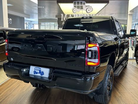 RAM 2500 LARAM. 6.7 NIGHT ED. TB CD 4x4 Die.