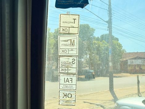  Caminhão carroceria aberta