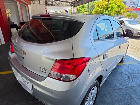 Chevrolet ONIX HATCH LS 1.0 8V FlexPower 5p Mec.