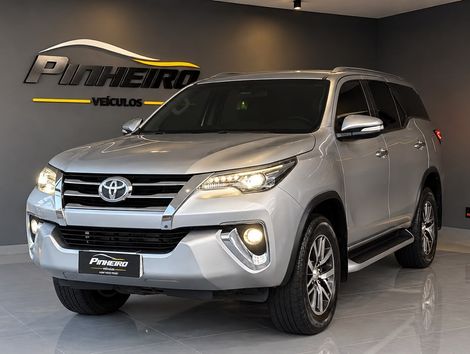 Toyota Hilux CD SRX 4x4 2.8 TDI 16V Diesel Aut.