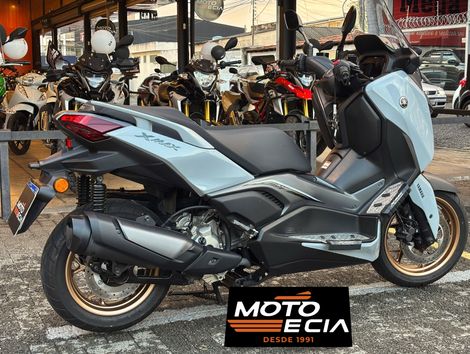 YAMAHA XMAX 300 CONNECTED 