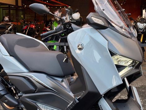 YAMAHA XMAX 300 CONNECTED 