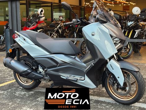 YAMAHA XMAX 300 CONNECTED 