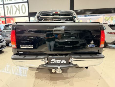 Ford F-250 XLT 3.9 4x2 CD TB Diesel