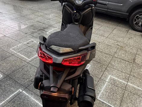 YAMAHA XMAX 300 CONNECTED 