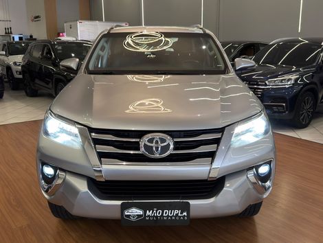 Toyota Hilux SW4 SRX 4x4 2.8 TDI 16V Dies. Aut.