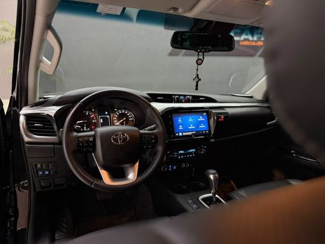 Toyota Hilux CD SRX Plus 4x4 2.8 TDI Die. Aut.