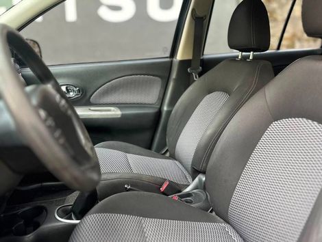 Nissan MARCH 1.0 12V Flex 5p