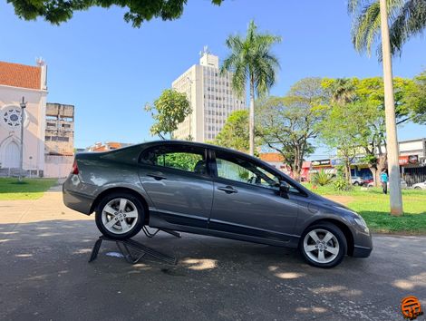 Honda Civic Sedan LXS 1.8/1.8 Flex 16V Mec. 4p