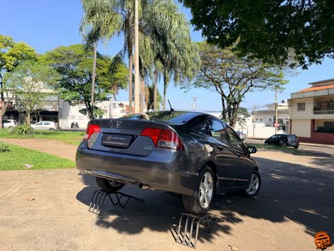 Honda Civic Sedan LXS 1.8/1.8 Flex 16V Mec. 4p
