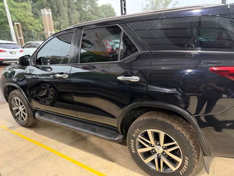 Toyota Hilux SW4 SR 4x2 2.7/ 2.7 Flex 16V Aut.