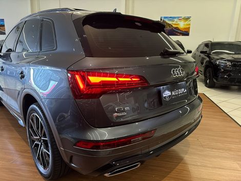 Audi Q5 S-Line Black 2.0 TFSI Quat. S-Tronic