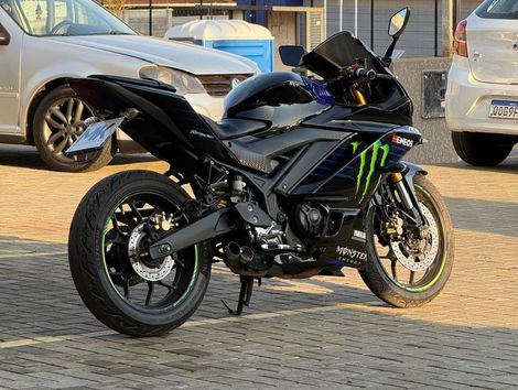YAMAHA YZF R-3 321/ABS