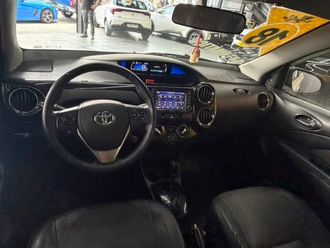 Toyota ETIOS PLATINUM 1.5 Flex 16V 4p Aut.