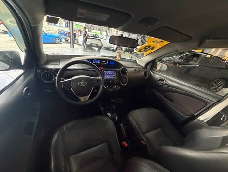 Toyota ETIOS PLATINUM 1.5 Flex 16V 4p Aut.