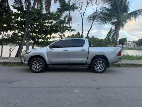 Toyota Hilux CD SRX 4x4 2.8 TDI 16V Diesel Aut.